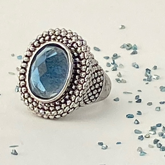 Silver plated and blue glass ring. Size 9. - Picture 9 of 10